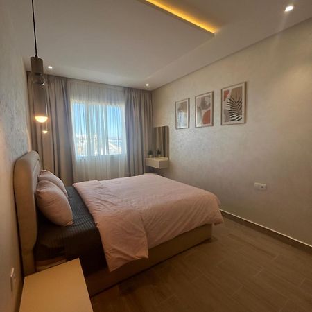 Appartement Haut Standing En Face De La Marina Et A 200M Du Port De Tanger - Appt 2 Exteriör bild