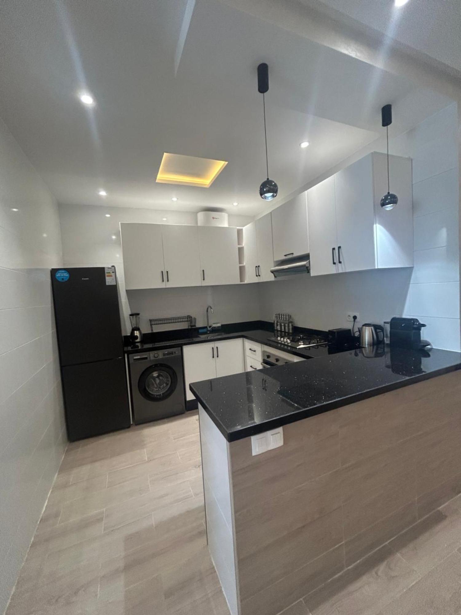 Appartement Haut Standing En Face De La Marina Et A 200M Du Port De Tanger - Appt 2 Exteriör bild